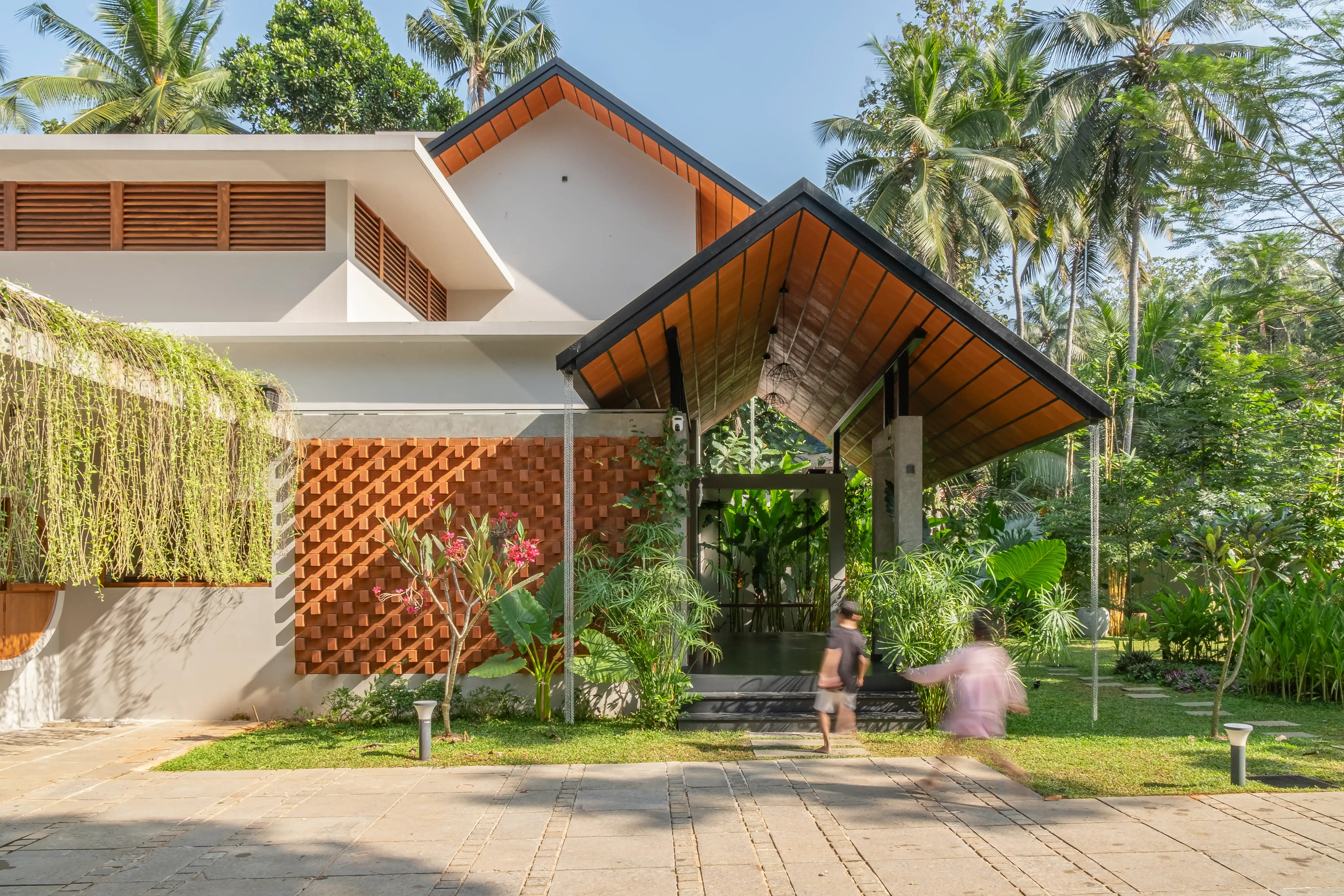 Studio Build - Facade